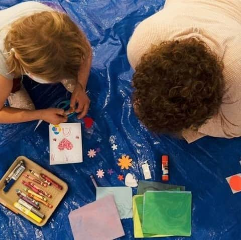 ブルックリン美術館さんのインスタグラム写真 - (ブルックリン美術館Instagram)「Little artists meet a big Museum! This winter, discover the world through art.⁠ ⁠ 🧑‍🎨 Meet the Museum: Search for shapes and lines all around us, for ages 2–3 with their adult companion⁠ ⁠ 🎨 F.A.M. (Family Art Magic): Explore the various ways artists find inspiration, for ages 4–6 with their adult companion⁠ ⁠ Save your spot for these exciting programs to keep creativity flowing through the family this winter at the link in our bio.⁠ ⁠ 📷 Family Art Magic. 11/14/2021. Brooklyn Museum. (Photo: Faviola Lopez-Romani)⁠ ⁠ #BrooklynMuseum #art #family #brooklyn」12月17日 22時00分 - brooklynmuseum