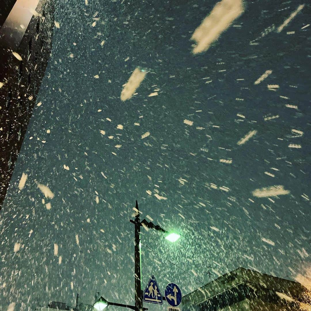 椎名桔平さんのインスタグラム写真 - (椎名桔平Instagram)「#初雪 明日は寒そうだな^_^」12月17日 22時10分 - kippeishiina