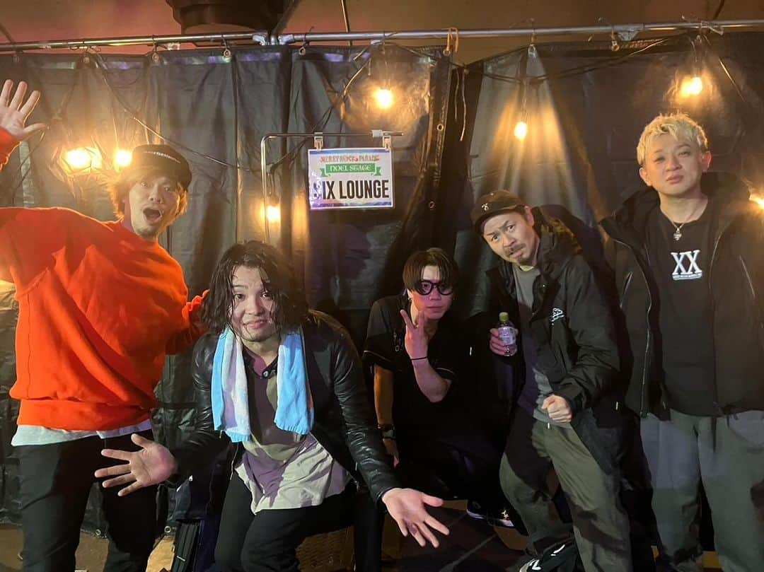 NAOKIさんのインスタグラム写真 - (NAOKIInstagram)「. ⁡ SIX LOUNGE & 10-FEET ⁡ #メリロ #merryrockparade #SIXLOUNGE #10FEET」12月17日 22時08分 - naoki_10feet