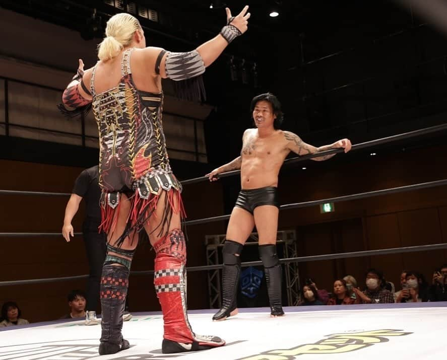 株式会社DDTプロレスリングさんのインスタグラム写真 - (株式会社DDTプロレスリングInstagram)「2023.12.16 D王 GRAND PRIX 2023 in Fukuoka  #佐々木大輔 #遠藤哲哉 #高尾蒼馬 #坂口征夫 #納谷幸男  #ddtpro #ddtprowrestling #cyberfight #wrestleuniverse #prowrestler #prowrestling #DDTプロレスリング #プロレス #プロレスラー」12月17日 22時25分 - ddt_prowrestling