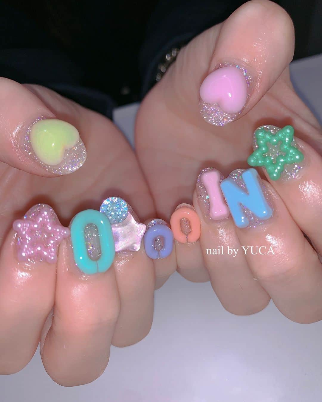 YUCAのインスタグラム：「アイエン💚 ⁡ ⁡ ⁡  #nail #ネイル #젤네일 #네일  #tettynail #유카네일 #美甲 #yucanail」