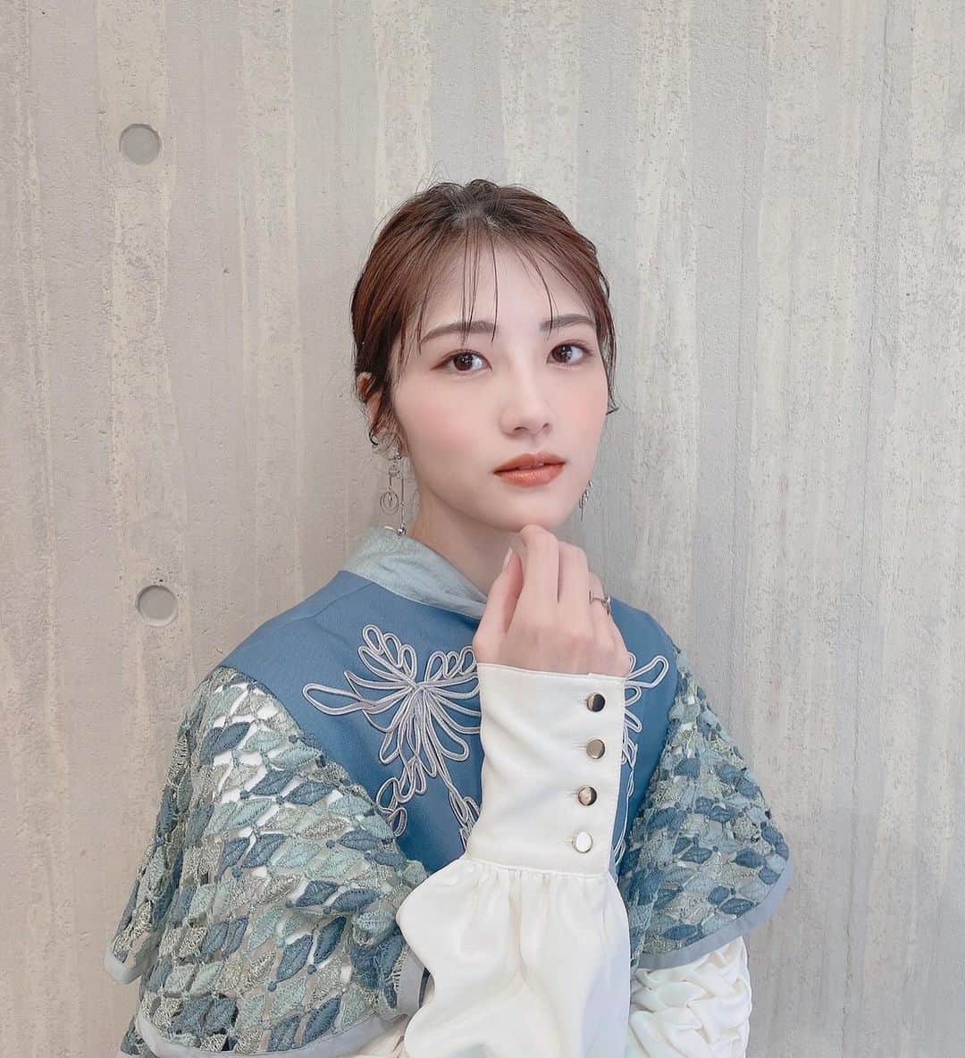 若月佑美さんのインスタグラム写真 - (若月佑美Instagram)「. NHK Eテレにて来週 12月24日（日）  朝9:00〜放送の「#日曜美術館」に出演しますー！ クリスマスイブに放送ー！ 国立西洋美術館に行ってきました🧸  #キュビスム の特別講義！！ 講師は美術史の専門家 #三浦篤 さんと 漫画家 #荒木飛呂彦 さんです！！ 生徒は #濱田龍臣 さんと私です！！ 面白かったなー。是非、見てください☺️ . #nhk  #eテレ  #若月佑美」12月18日 11時46分 - yumi_wakatsuki_official