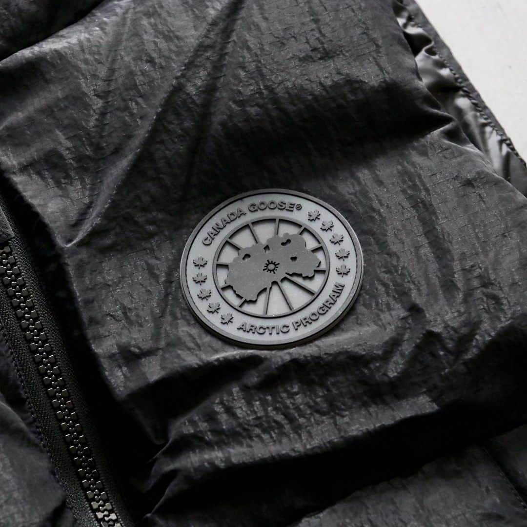 wonder_mountain_irieのインスタグラム：「_ CANADA GOOSE / カナダグース “Everett Vest Shiny Crinkle -BLACK DISC-” ￥113,300- _ 〈online store / @digital_mountain〉 https://www.digital-mountain.net _ 【オンラインストア#DigitalMountain へのご注文】 *24時間受付 *14時までのご注文で即日発送 tel：084-973-8204 _ We can send your order overseas. Ordering procedure details can be found here. >>http://www.digital-mountain.net/html/page56.html  _ 実店舗：@wonder_mountain_ #WonderMountain  〒720-0043  広島県福山市船町2-23 JR 「#福山駅」より徒歩10分 #ワンダーマウンテン #japan #hiroshima #福山 #福山市 #尾道 #倉敷 #鞆の浦 近く _ WOMEN/GOODS： @hacbywondermountain _」