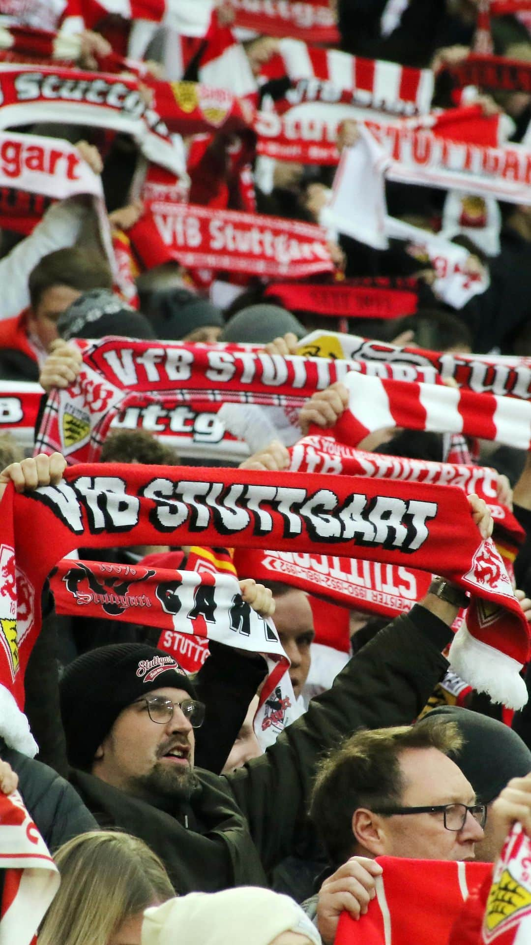 VfBシュトゥットガルトのインスタグラム：「Wir sind heiß auf das letzte Auswärtsspiel in diesem Jahr! 💯⚪🔴 #zusammen 💪  🔜 #FCBVfB | ⏰🗓 19:30 Uhr  @winamax_sport_de | [Anzeige] #VfB #bundesliga #matchday #auswärtsspiel #stuttgart #furchtlosundtreu #vfbstuttgart #vfbstuttgart1893 #VfBInsta」