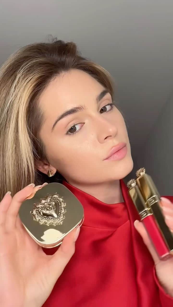 Jessy Hartelのインスタグラム：「Anzeige/ I’m obsessed with the new Devotion Fragrance & Make Up Collection from @dolcegabbana_beauty 🤍 #DGBeauty #DGDevotion #DGMakeup」