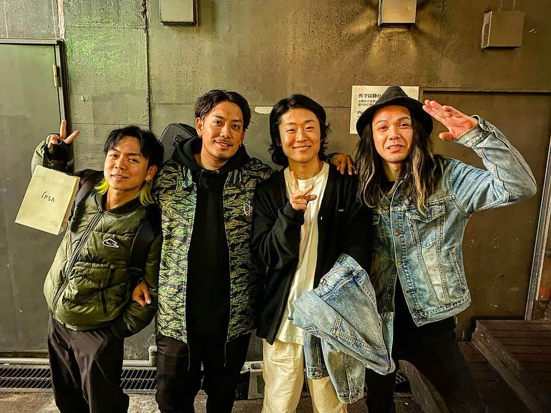 SHiNNOSUKEのインスタグラム：「2023年のROOKiEZ is PUNK'Dを支えたくれた皆さん、ホントにありがとうございました。  活動再開イヤーは本日で締め括り。  また沢山の人に会えたことが何より幸せでした。 2024年もやりたいことが沢山あるので、是非楽しみにしててください。  今日のMETEORA st. ANTHEM FESに来てくれた皆さんありがとうございました！！ 最高楽しかったよー🔥  #rookiezispunkd #stuw #sinobrown #live #meteorast #anthemfes #shibuya #animesong #anime #jrock」