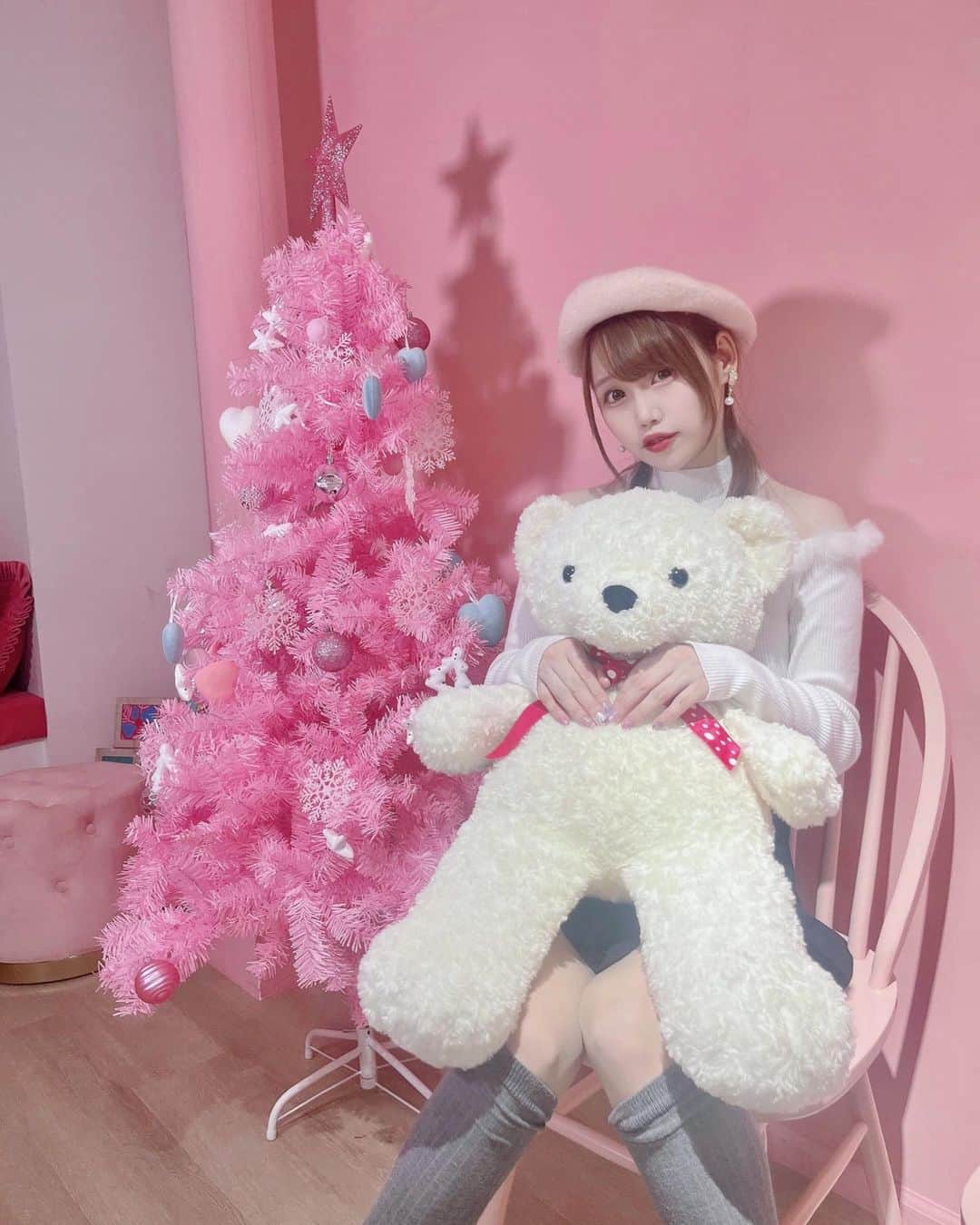 塚本舞さんのインスタグラム写真 - (塚本舞Instagram)「昨日はクリスマス撮影会ありがとうございました🎄  とっても久しぶりの試みだったのですが、 皆さんに「開催してくれてありがとう」と言っていただけて 感謝とラブが溢れました🥲🫶  少し早いけれど、来てくださった皆さんに良いお年を をお伝えできてよかったな〜🍥  今年はほぼ毎月のようにイベント等を行わせていただき まいぷにすとさんに沢山お会いできて幸せな一年でした！  来年も色々なことに挑戦を続けてまいりますので 今年お会いできた方、またお会いできていない方も どうぞよろしくお願いします♡」12月17日 23時44分 - maipuni