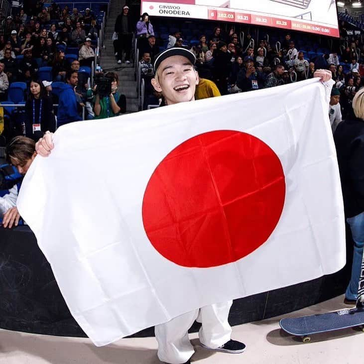 白井空良さんのインスタグラム写真 - (白井空良Instagram)「I was able to win the Skateboarding World Championship today! Thank you all so much for the love and support!❤️  やっとやっと優勝できました！ほんと嬉しいです！皆さん応援ありがとうございます😭❤️  @wstjapan @worldskatesb」12月18日 0時02分 - sora_shirai