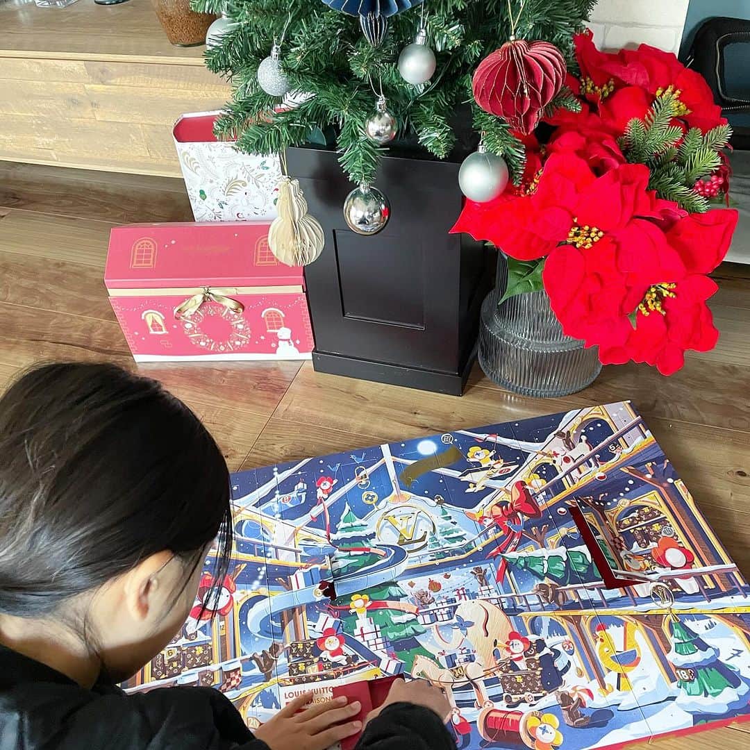 秋定麻紀子さんのインスタグラム写真 - (秋定麻紀子Instagram)「@louisvuitton 🎄✨」12月18日 0時23分 - makiakisada