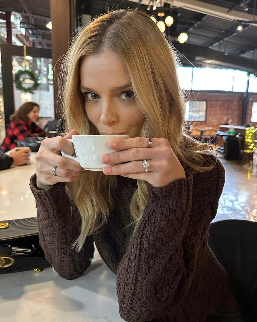 ダニエル・クヌッドソンさんのインスタグラム写真 - (ダニエル・クヌッドソンInstagram)「🤎☕️🤎 Coffee date」12月18日 6時07分 - danielleknudson1