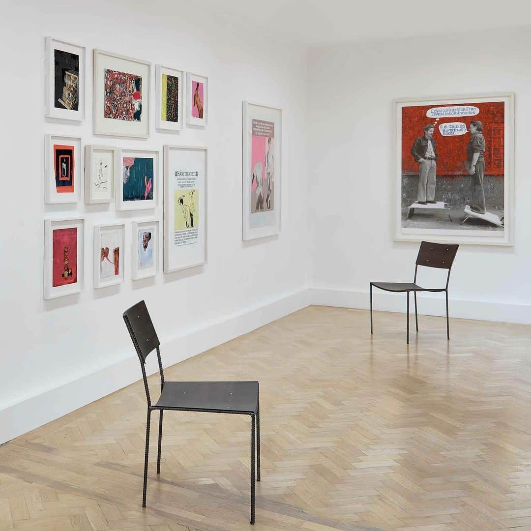 ガゴシアン・ギャラリーさんのインスタグラム写真 - (ガゴシアン・ギャラリーInstagram)「A selection of paper-based works and furniture by Franz West is on view at the Gagosian Shop in London’s historic Burlington Arcade (@burlingtonarcade).  West’s series of drawings, posters, and collages, conjured from photographs, tawdry advertisements, and soft porn, possess the same raucous aesthetic and wit as his plaster and papier-mâché sculptures and his elegant pieces of functional furniture, which further expand the relationship between art and audience. Follow the link in our bio to learn more. __________ #FranzWest #GagosianShop #Gagosian Installation views, “Franz West,” Gagosian Shop, London, from November 16, 2023. Artwork © Archiv Franz West, © Estate Franz West. Photos: Prudence Cuming Associates Ltd. (@prudencecuming)」12月18日 0時59分 - gagosian