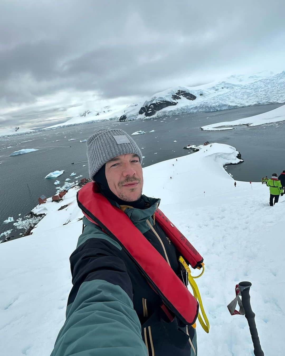 ディプロさんのインスタグラム写真 - (ディプロInstagram)「I made it to the end of the world…Antarctica is the last place we have on this planet that is perfect, untouched… my time here has been humbling and enlightening. grateful for the privilege of exploring this pristine environment. we need to protect it at all costs. We can visit, study, learn but we need to do it with intention. We need to work hard to keep it pure forever .   Shout out to Atlas, IAATO and the Antarctic Treaty for making sure this area and fragile ecosystem are always preserved and making sure the wildlife and environment remain undisturbed.   It’s a privilege to be here and im proud to do my part to make sure this place says magical forever. #IAATO #ATLASOCEANVOYAGES」12月18日 3時02分 - diplo