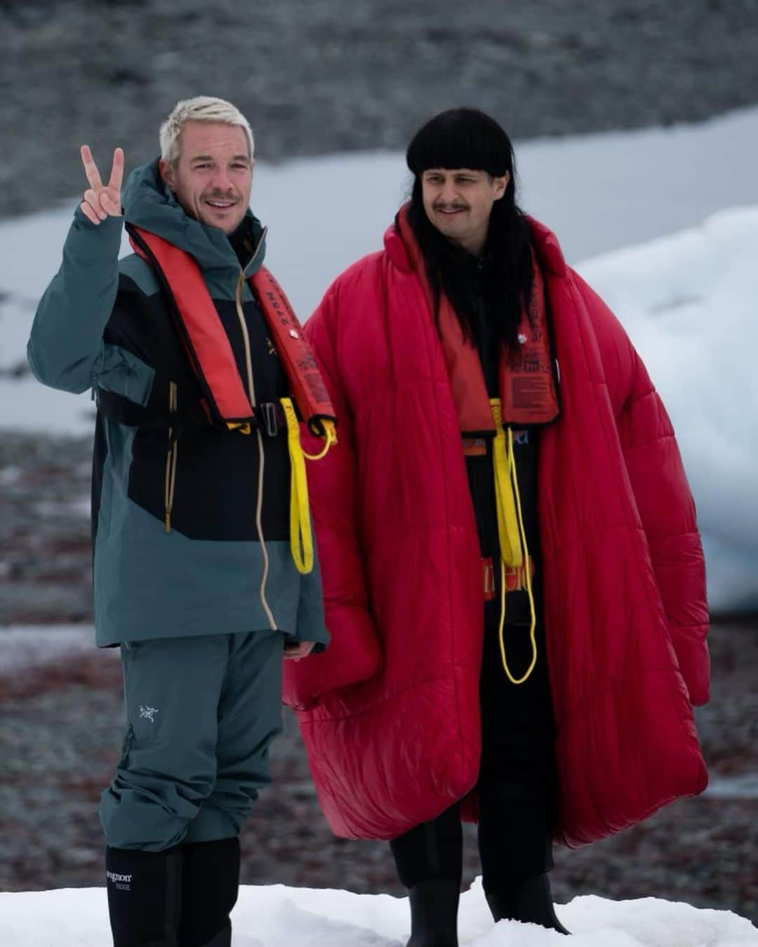 ディプロさんのインスタグラム写真 - (ディプロInstagram)「I made it to the end of the world…Antarctica is the last place we have on this planet that is perfect, untouched… my time here has been humbling and enlightening. grateful for the privilege of exploring this pristine environment. we need to protect it at all costs. We can visit, study, learn but we need to do it with intention. We need to work hard to keep it pure forever .   Shout out to Atlas, IAATO and the Antarctic Treaty for making sure this area and fragile ecosystem are always preserved and making sure the wildlife and environment remain undisturbed.   It’s a privilege to be here and im proud to do my part to make sure this place says magical forever. #IAATO #ATLASOCEANVOYAGES」12月18日 3時02分 - diplo