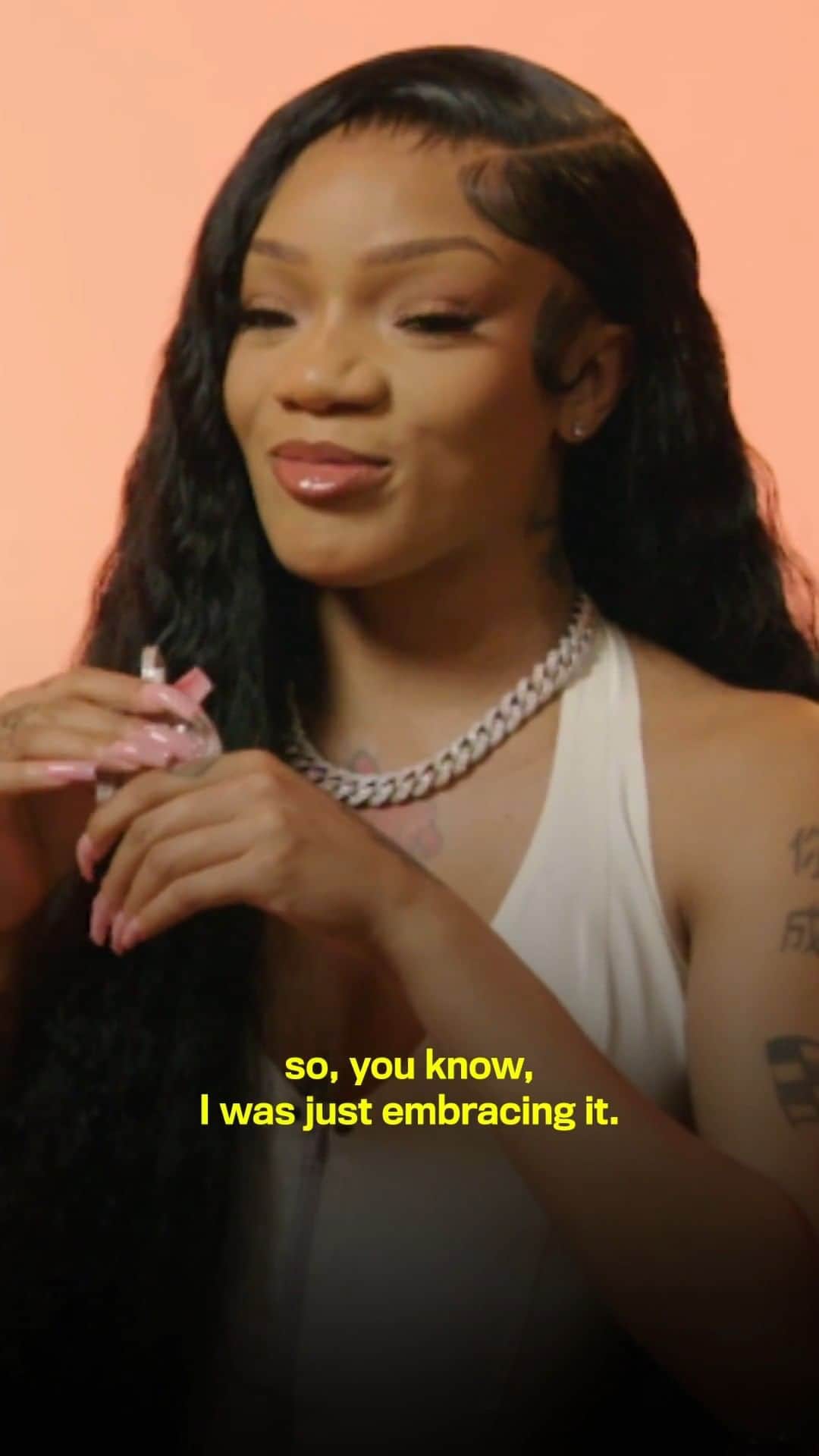 GQのインスタグラム：「YWR = Young, wealthy and ratchet. Watch @glorillapimp share her favorite jewelry pieces and more on this episode of #GQOnTheRocks. Full video at the link in bio.」