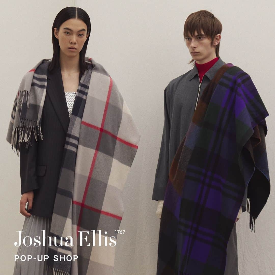 ストラスブルゴのインスタグラム：「⁡ -JOSHUA ELLIS ポップアップ ショップ- ⁡ 250年以上の歴史を持つ、英国テキスタイル史の中でも最古のファクトリーの一つであるJOSHUA ELLIS（ジョシュアエリス）。 ⁡ 今回の新作コレクションでは従来通り伝統的な柄をより大胆にレイアウト、更にコンクリートグレーに代表されるような人工的なカラーを、トラッドカラーとして慣れ親しんできた定番カラーに組み合わせることにより、よりモード寄りなトラッド表現を狙っています。 ⁡ 今回、期間中だけご用意する特別なアイテムもラインアップした豊富なストールコレクションは、この冬のギフトにも最適です。 秋冬のスタイルを楽しませてくれる、ジョシュアエリスのストールをぜひお試しください。 ⁡ DATE｜日程 11月 23日 (木) ～ 12月 3日 (日)　銀座店 メンズストア @strasburgo_ginza_ms」