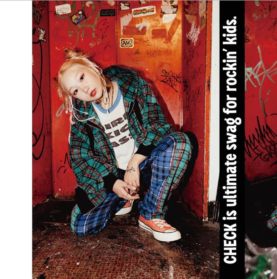 Candy Stripperのインスタグラム：「.  \ 𝗡𝗲𝘄 𝗜𝘀𝘀𝘂𝗲 / Candy Stripper Web Magazine12月号 Web Magazine最新号が公開！  🔥 𝗔𝗬𝗔𝗠𝗢'𝗦 𝗣𝗨𝗡𝗞𝗬 𝗢𝘂𝘁𝗳𝗶𝘁𝘁𝗲𝗿𝘀🔥  おしゃれマスター・AYAMOさんがお届けする Candy Stripper冬のお手本コーデ。 達人のマネっここそ、上級者への第一歩です♡  Model&Styling: @ayamooooooooo  Photographer: K.Alva Hair&Make-up: @spicamatsuoka  Text: @mikarin_1122  Design: @odag_works   Candy Stripper MagazineはプロフィールページのURLからご覧いただけます✅  〜〜〜〜〜〜〜〜〜〜〜〜〜〜〜〜〜〜〜〜〜〜〜〜 -𝗪𝗲𝗯 𝗠𝗮𝗴𝗮𝘇𝗶𝗻𝗲 𝗟𝗶𝘀𝘁𝗲𝗱 𝗜𝘁𝗲𝗺𝘀-  ☑︎FLUFFY CHECK ZIP UP HOODIE color: RED / EMERALD GREEN / BLACK 2024年1月下旬入荷予定  ☑︎FLUFFY CHECK PANTS color: RED / EMERALD GREEN / BLACK 2024年1月下旬入荷予定  〜〜〜〜〜〜〜〜〜〜〜〜〜〜〜〜〜〜〜〜〜〜〜〜 #candystripper #2023Winter #NobodybeatsCandy #candystore」