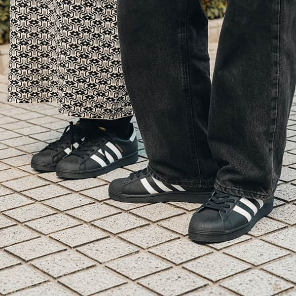 ABC-MART Grand Stageのインスタグラム：「・ <11/24(Fri)Restock>  ADIDAS EG4959 BLK/WHT ￥10,890  https://www.abc-mart.net/shop/g/g5998560001047/   #abcmart #abcgs #adidas #アディダス #adidasoriginals #adidassuperstar #superstar #スーパースター #黒白スーパースター」