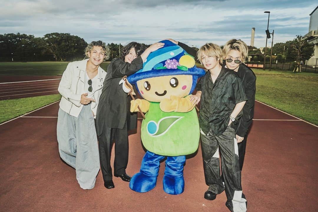 [ALEXANDROS]のインスタグラム：「. これにて相模原と公式にズブズブになりました。愛しの故郷、相模原を世界の皆様是非よろしくお願いします。 洋平  https://sg-fansite.jp/」