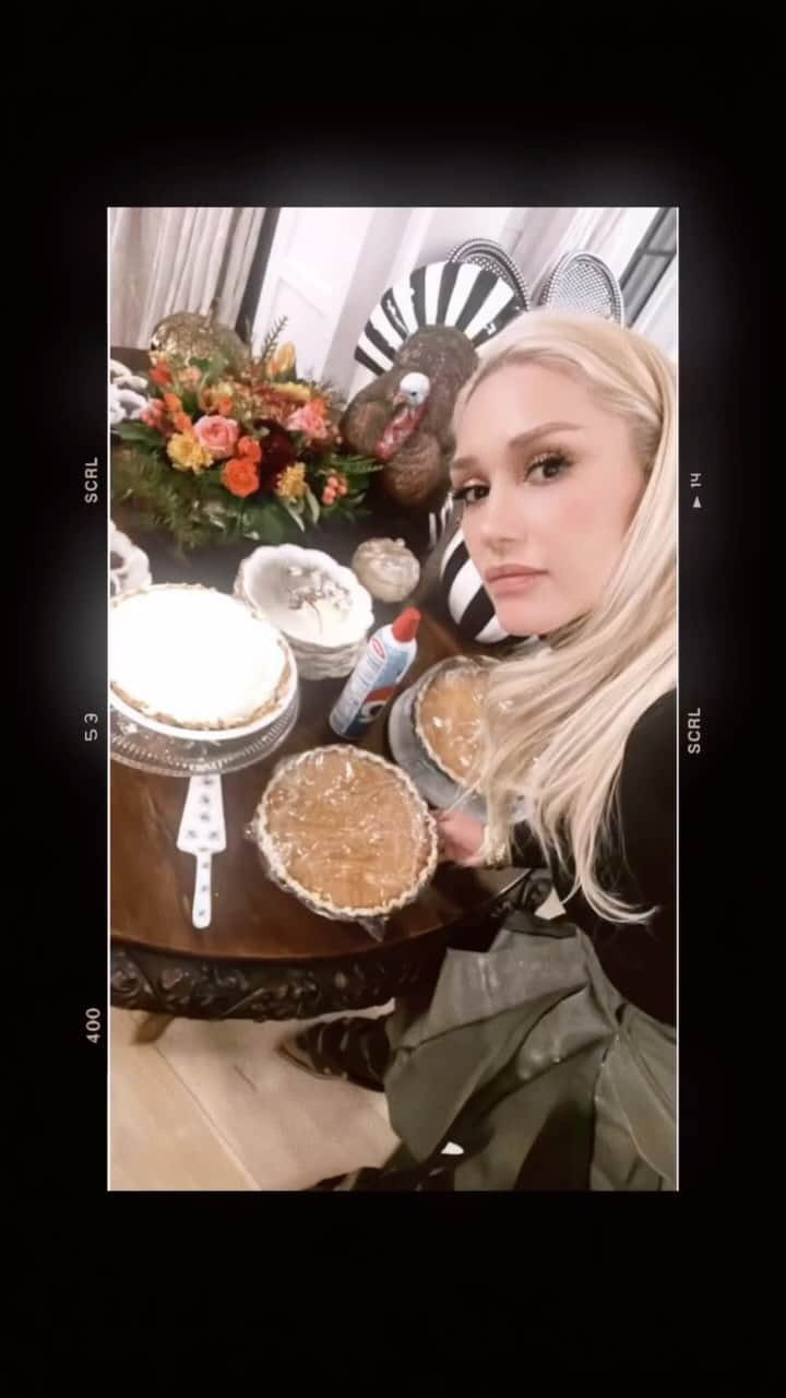 グウェン・ステファニーのインスタグラム：「Thanksgiving part 2:) from our family 2 yours, happy Thanksgiving !! 🍁🤎 gx」