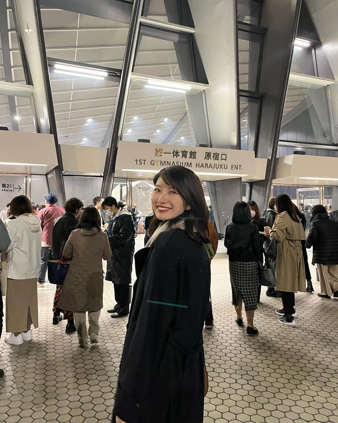 吉村恵里子さんのインスタグラム写真 - (吉村恵里子Instagram)「【先日、ユーミンのライブへ🎤】  大好きな松任谷由実さんのライブ、行ってきました！ 夏からずっと楽しみにしていた公演で、生でユーミンの歌声が聴ける日を心待ちにしていました…  ライブ、最高でした😭 サーカスみたいなアクロバティックな演出で、華やか！！生バンド最強！！  大好きな楽曲もたくさん歌って踊って、アンコールは拍手に応えてくださり、なんと二回もありました。😭  特に 「あの日にかえりたい」 「やさしさに包まれたなら」は 生で聴けで感激でした。いまも心に残っています。  ユーミン、ありがとう！！  #ユーミン #松任谷由実 さん #大好き #ライブ #公演  #やさしさに包まれたなら #あの日にかえりたい」11月24日 12時19分 - yoshimura_eriko