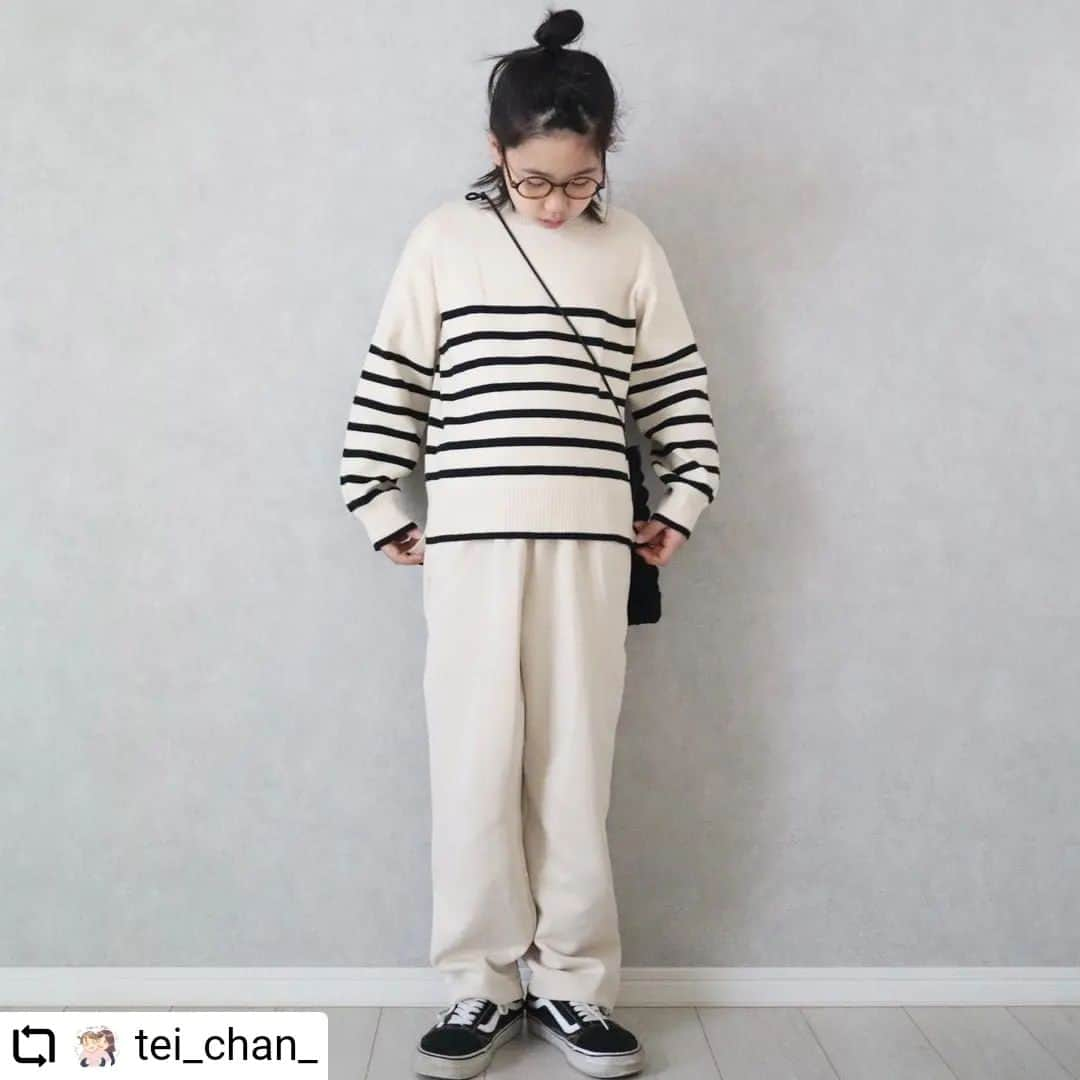 ikkaさんのインスタグラム写真 - (ikkaInstagram)「@tei_chan_ さま❣️ 素敵な投稿ありがとうございます☺️  #Repost @tei_chan_ with @let.repost  • • • • • • 2023.11.19  休日の楽ちんお出かけスタイル♩  ボーダーニットは、 @ikka_official さんより お試しさせていただいてます！ ずっと触っていたくなるもちもち感💖 ていちゃん曰くちくちくしないみたいで、 一枚でも問題なく着られそうでした🙆‍♀️ 洗濯機で洗えるし、 ヘビロテの予感です🥰  ていちゃん、今日ははとこちゃんと 大好きなカラオケに行けて、 大満足な1日でした🎤♪ 最近すとぷりにハマってよく歌ってるんだけど、 母にはなんのこっちゃわからん🤯  tops #ikka   #pr #ピーアール」11月24日 12時22分 - ikka_official