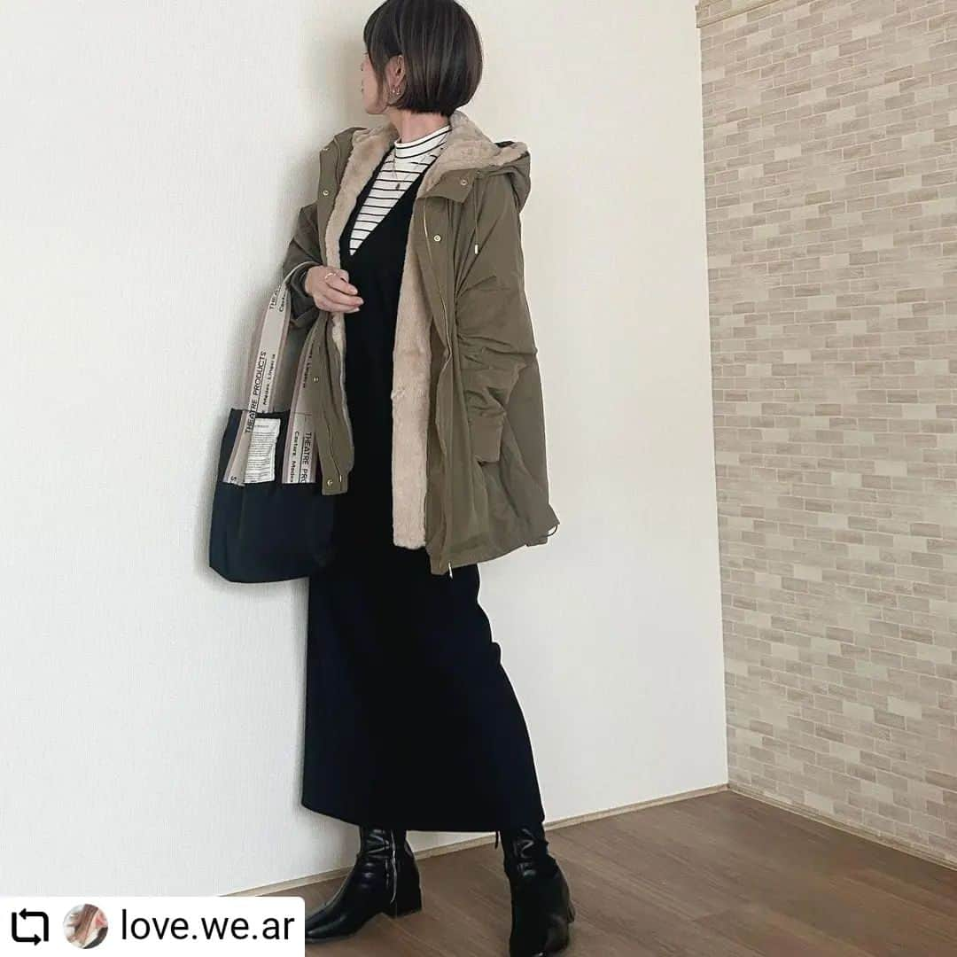 ikkaのインスタグラム：「@love.we.ar さま✨ 素敵な投稿ありがとうございます🥰  #Repost @love.we.ar with @let.repost  • • • • • • 見てくださりありがとうございます♡  @ikka_official  ⧉ ikka  ▷ファーライナー3WAYミドルマウンテンパーカー  【雑誌InRed12月号掲載】 【親子おそろい】  取り外し出来るフェイクファーのライナーが付いた3WAYマウンテンパーカー。 ライナー単体でも着れちゃうから、ロングシーズン着れちゃいます♡ ファーの肌触りがさいこー♡ お尻すっぽりのサイズ感も◎  親子でおそろいコーデもできちゃうキッズサイズもありです😊  是非チェックしてみてください♡  tops @uniqlo  #リブハイネックボーダーt   boots @orientaltraffic_official   bag @theaterproducts   Pierce @goldy_jp   #pr #ikka #マウンテンパーカー #ファーライナー #ファー #お洒落コート #uniqlo #ユニクロ #ボーダーtシャツ #ジャンパースカート#theaterproducts #russet #orientaltraffic #ブーツコーデ #大人カジュアル #綺麗目カジュアル #ショートヘア #ショートヘアコーデ #40代ファッション」