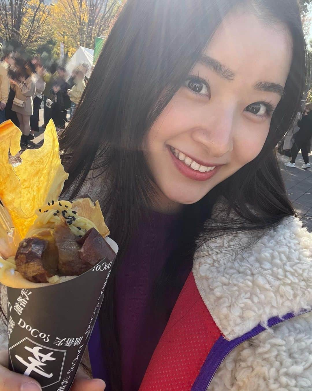 杏ジュリアさんのインスタグラム写真 - (杏ジュリアInstagram)「“やきいもフェス2023”に行ってきました🍠❤️‍🔥  今年は行けるか微妙だったのですが、 何とかスケジュールの合間にちょこっと行けてよかった✌️😭  全部美味しすぎたけど、 ジュリア的には、少し塩っぽさもあるクレープがお気に入りでした😘🙌 美味しくて幸せ過ぎ〜♡♡♡  なーみんと芋ガチ勢コーデしたんだっ✌︎('ω'✌︎ )  今回食べたもの☟ ♡ 大学焼き芋 紅はるかの焼き芋アイスのせ ♡ 元祖ハニーチーズ焼き芋 ♡ プレミアムクレープ  #やきいもフェス #さつまいも #大好き #やきいもクレープ #大学芋 #アイス #ハニーチーズ焼き芋 #yummy  #芋ガチ勢 #さつまいもで広がる友達の輪 ⁈🍠 #芋しか勝たん #selfie #셀카 #さつまいも娘 💛💜 #오오티디 #데일리코디 #여름코디 #japan #도키센 #초도키메키센덴부 #何枚目がすき ？ #浅井七海 #華野瑚子 #菅田愛貴  #japan #idol #杏ジュリア」11月24日 12時43分 - julia_an_official