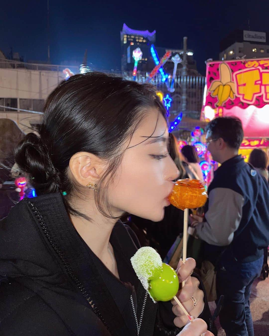 相沢みなみさんのインスタグラム写真 - (相沢みなみInstagram)「📍Hanazono Shrine Torinoichi⛩️ I feel like the end of the year when I come here. This year, I came two days in a row & I enjoyed more food than ever! . 📍花園神社 #酉の市  ここへ来ると年末を感じるね🏮 今年は2日連続で参加😂 今までで一番沢山食べ物堪能できました🧏🏻‍♀️✨ . #花園神社 #酉の市2023  #hanazonoshrine #torinoichi . #相沢みなみ  #minamiaizawa #相澤南」11月24日 12時57分 - epoint2016