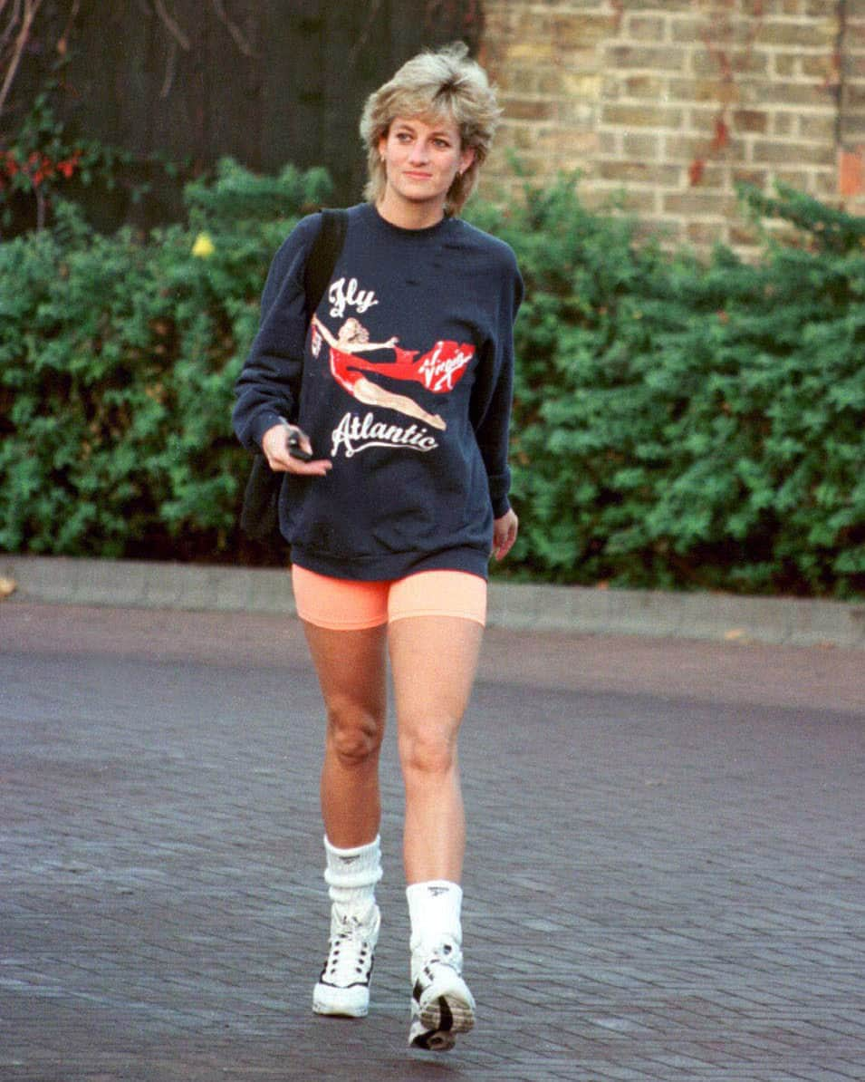 Vogue Australiaさんのインスタグラム写真 - (Vogue AustraliaInstagram)「#PrincessDiana’s approach to fashion was always ahead of her time, and to this day, her sartorial legacy is celebrated through inspiration and imitation. Her wardrobe choices have been mirrored both intentionally and otherwise by the fashion-forward and celebrities alike for decades, with no sign of slowing down, so at the link in our bio, we’ve rounded up all our favourite looks of Princess Diana, and every time a celebrity dressed just like her.  📷 Getty Images」11月24日 13時15分 - vogueaustralia