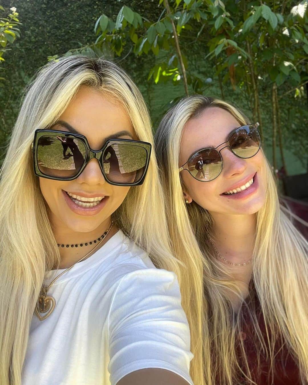 Vivi Winklerさんのインスタグラム写真 - (Vivi WinklerInstagram)「Feliz aniversário @dra.winkler 🙏🏻✨ vc me deu o maior presente da minha vida @antonella_winkler e hoje venho aqui dizer o quanto te amo e o quanto vc é o exemplo da nossa família! Sempre uma mulher forte, com personalidade, excelente mãe e uma grande irmã/ prima ! Que Deus abençoe cada dia mais e mais sua vida. Eu te amo minha rainha」11月24日 13時09分 - viviwinkler