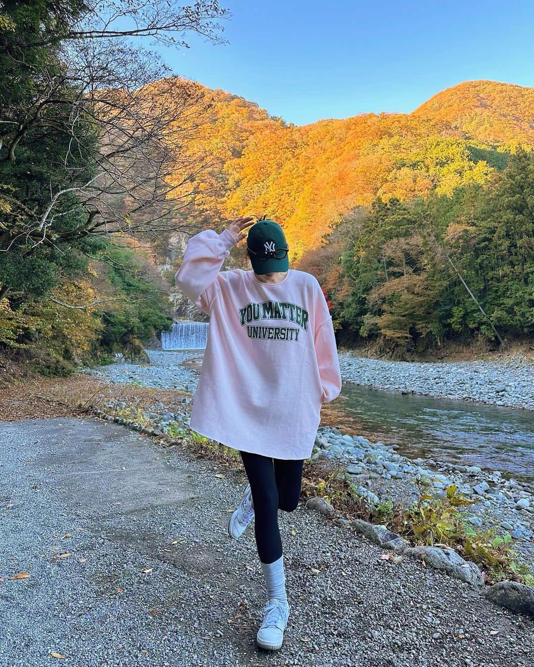 福吉真璃奈のインスタグラム：「今年最後の祝日は🏕️🍁🍻🥩🌌」