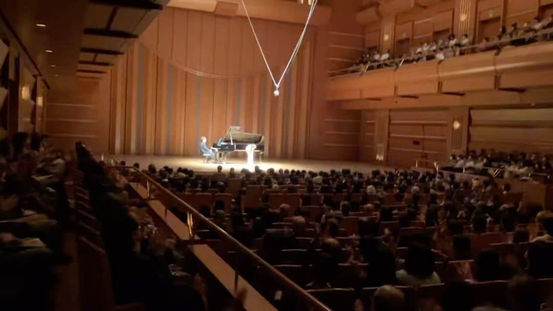 田中彩子のインスタグラム：「Recital Concert Tour 2023 Sold Out 5th Concert at Kioi Hall in Tokyo. リサイタルコンサート5公演目 完売御礼紀尾井ホールでのコンサート、お越し頂きました皆様どうもありがとうございました！たくさんの方々にお越し頂き本当に言葉では言い表せないくらいの幸せな時間を噛み締めながら歌いました。本当にありがとうございました。 また来年も皆さまにお目にかかれますよう、頑張ります。  #川田健太郎 #田中彩子  #田中彩子リサイタルツアー2023  #田中彩子ソプラノリサイタル2023」