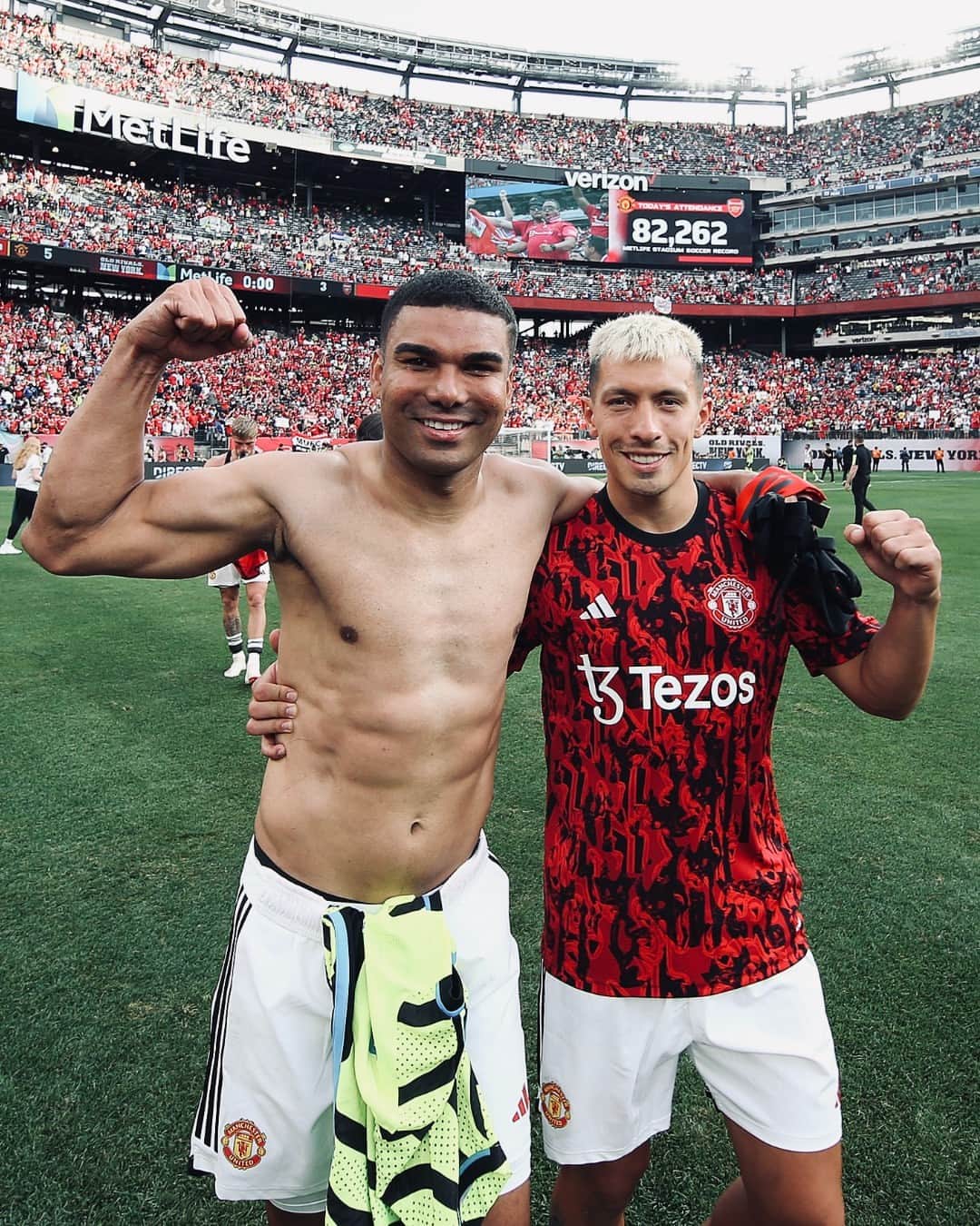 のインスタグラム：「A few Stateside photos from #MUTOUR23 📸  Wishing a Happy Thanksgiving to all the Reds celebrating 🫶  #MUFC #ManUtd #Thanksgiving #USA」
