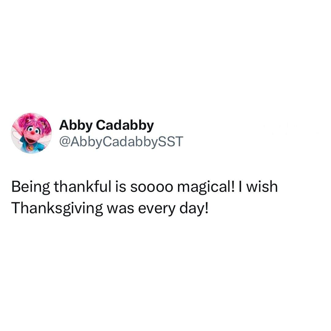 セサミストリートのインスタグラム：「Here's to being thankful and grateful each and every day. 💚💛」