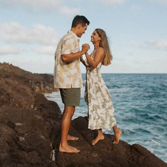 Angels By The Sea Hawaii Waikiki Based Boutiques ?Original clothing designed のインスタグラム：「Happy Thanksgiving !! ⁡ 👗 Kali Leaves Dress 👕 Men’s Leaves Hawaiian Shirt 📸 @angelsbythesea  📍Hawaii  @angelsbythesea has been Hawaii’s resort fashion brand based in Honolulu, Hawaii, since 2010. Please visit our online store 🌺www.angelsbytheseahawaii.com Owner Designer Nina Thai (Miss Waikiki) @nina_bythesea (日本語勉強中📚🙇🏻‍♀️) Please feel free to tag your pic for a chance to be featured!  ハワイのリゾートファッション、 エンジェルズバイザシー はミスワイキキである Nina Thai によって作られたハワイオリジナルファッションブランドです🌴日本語ウェブサイトはこちら www.angelsbytheseahawaii.jp  ハワイやリゾートファッションが好きな人は是非私達のアカウントをフォローして下さい🙌また私達の商品をポストする際にタグ付けしていただいたら私達からリポストされるチャンスがあります  #angelsbytheseahawaii #angelsbythesea #resortwearw #hawaii #waikiki  #ハワイ #ワイキキ #カイルア #ラニカイビーチ #シンプルコーデ #エンジェルズバイザシーハワイ #エンジェルズバイザシー #リゾートファッション #ハワイ限定 #하와이스냅 #하와이허니문스냅」