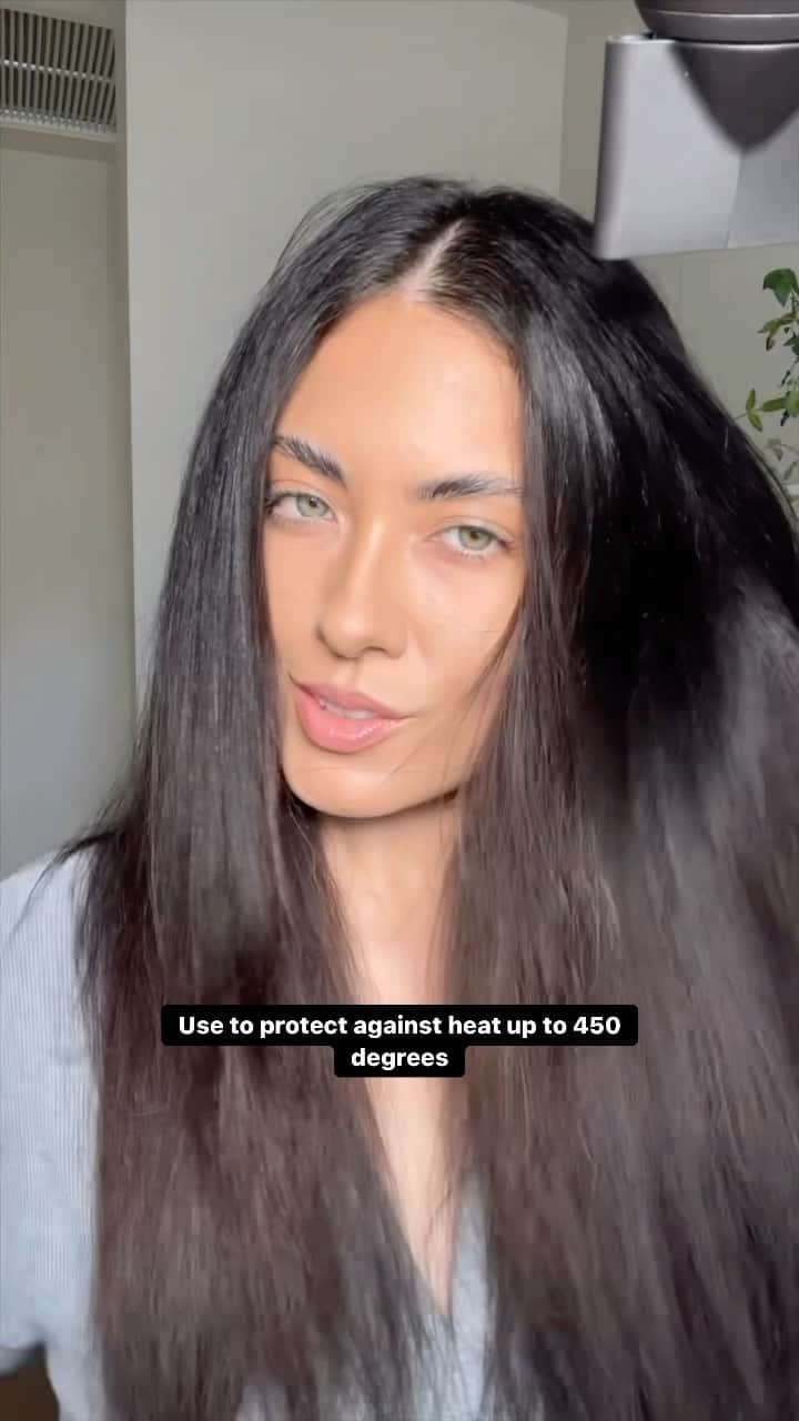 セフォラのインスタグラム：「Something tells us @alatorreee gets a lot of compliments when she uses the @shuuemura_artofhair Essence Absolue Nourishing Protective Hair Oil.」