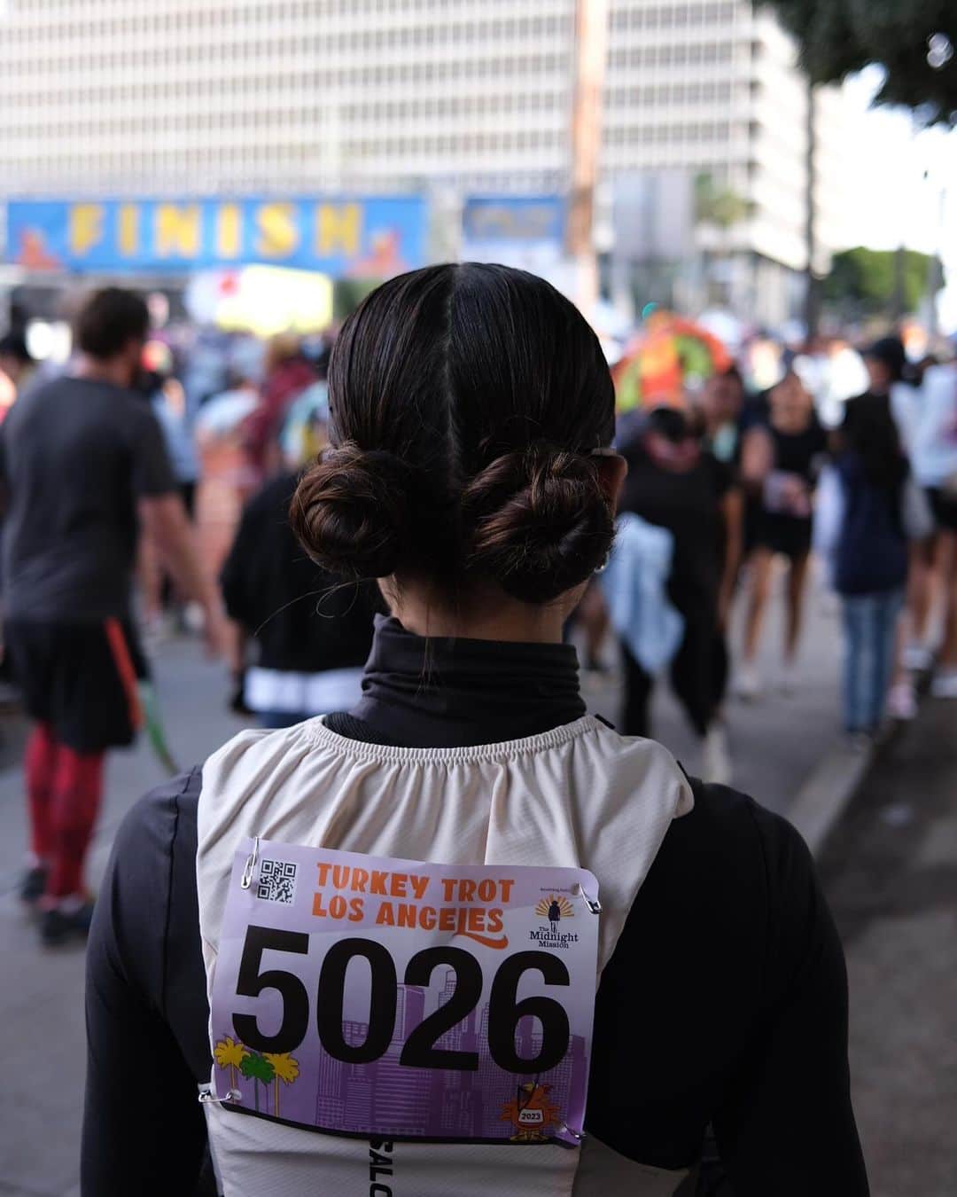 iluvsarahiiさんのインスタグラム写真 - (iluvsarahiiInstagram)「Did something amazing today ❤️🥹 I ran my first official 10k at the LA Turkey Trot. I’ve always been into running but this past year i have fallen in love with it even more and well I’m here now!!! Next up half marathon then the big marathon!!!」11月24日 5時19分 - iluvsarahii