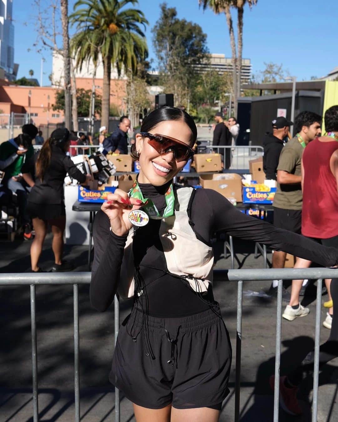 iluvsarahiiのインスタグラム：「Did something amazing today ❤️🥹 I ran my first official 10k at the LA Turkey Trot. I’ve always been into running but this past year i have fallen in love with it even more and well I’m here now!!! Next up half marathon then the big marathon!!!」