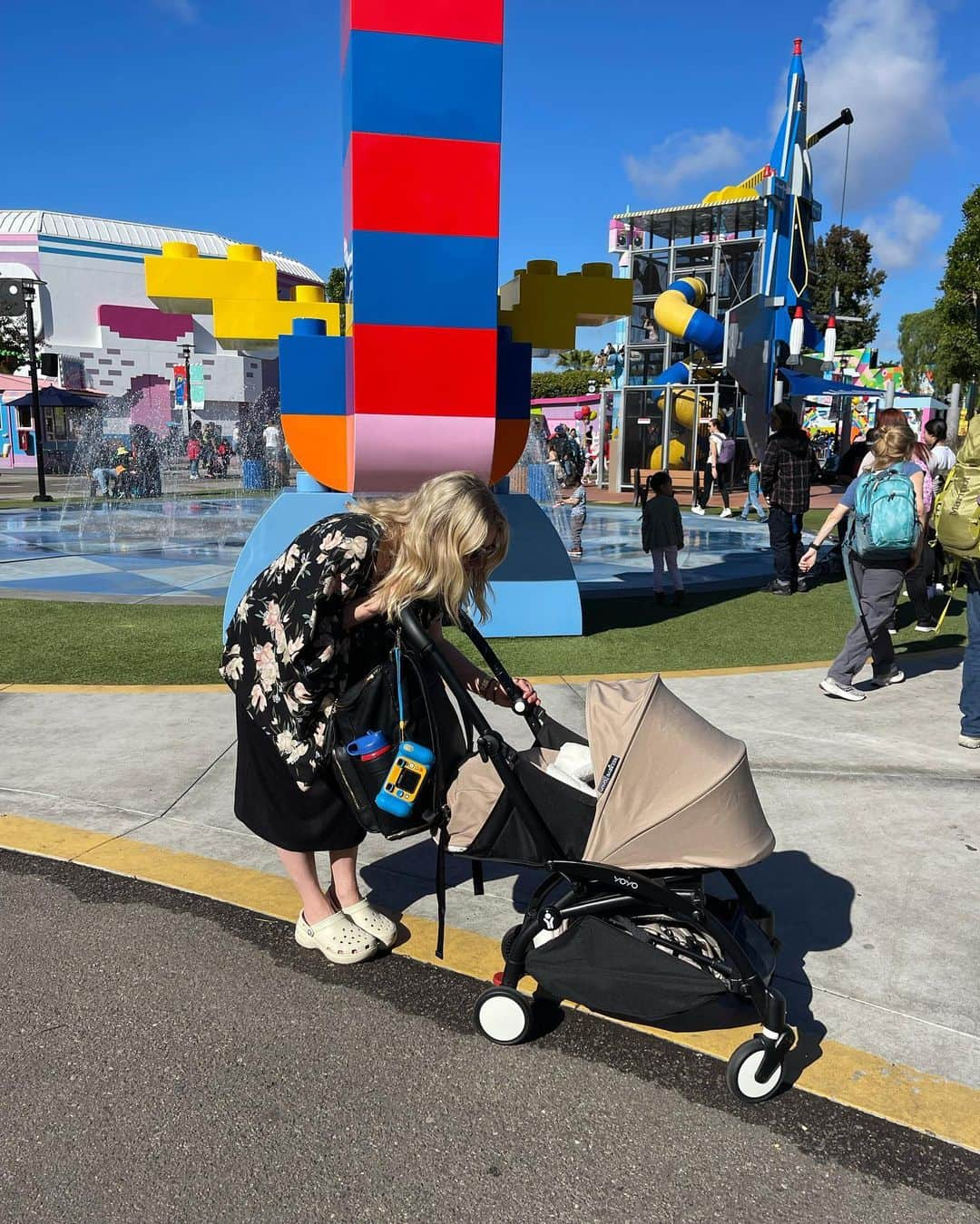 エミリー・デ・レイヴィンさんのインスタグラム写真 - (エミリー・デ・レイヴィンInstagram)「Happy Thanksgiving!!!🍁  Photo dump from the past week in L.A  Super fun day at @legolandcalifornia & at @kidspacemuseum & seeing old friends 🥰」11月24日 5時34分 - emiliede_ravin