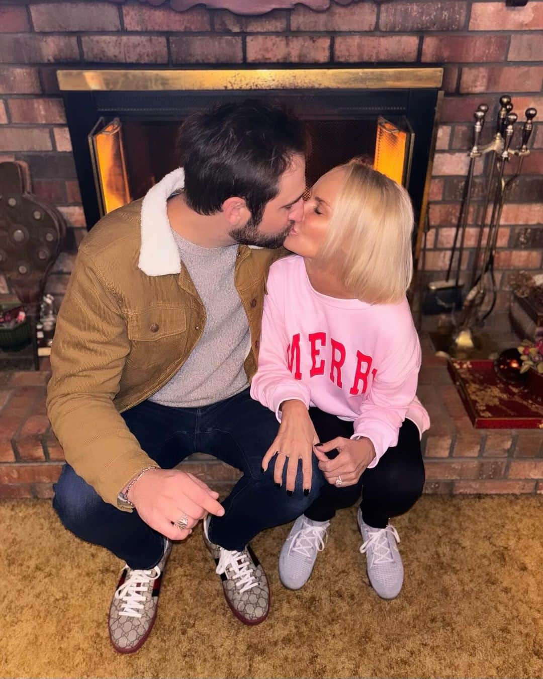 クリスティン・チェノウェスのインスタグラム：「First married thanksgiving!! So much to be thankful for. Love y’all!!」