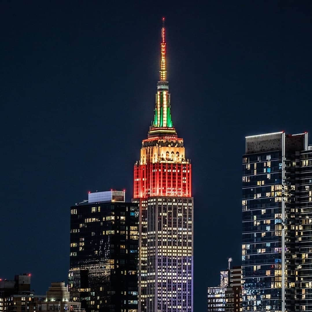 Empire State Buildingのインスタグラム：「Happy Thanksgiving! 🦃  📷: @jay_roams」