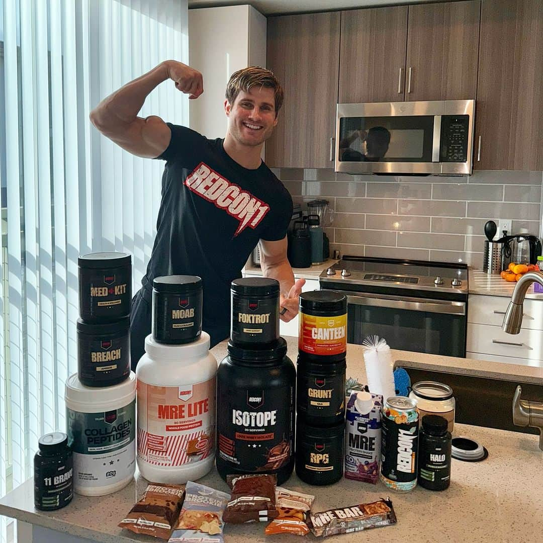 セージ・ノースカットのインスタグラム：「I hope everybody has a great Thanksgiving! @redcon1 is having up to 80% off right now. Here are some of my favorite products. Link in bio  #TeamRedcon1 Code SAGE20」