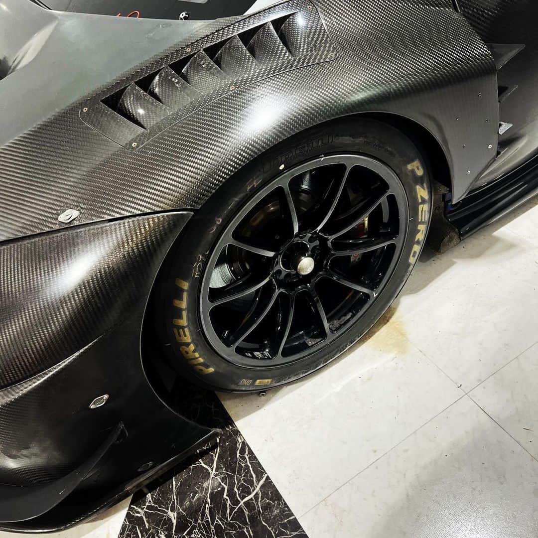 斎藤太吾さんのインスタグラム写真 - (斎藤太吾Instagram)「for sell❣️ Lamborghini Huracán GT3  lady to lace  8 spare wheels」11月24日 6時27分 - daigosaito87