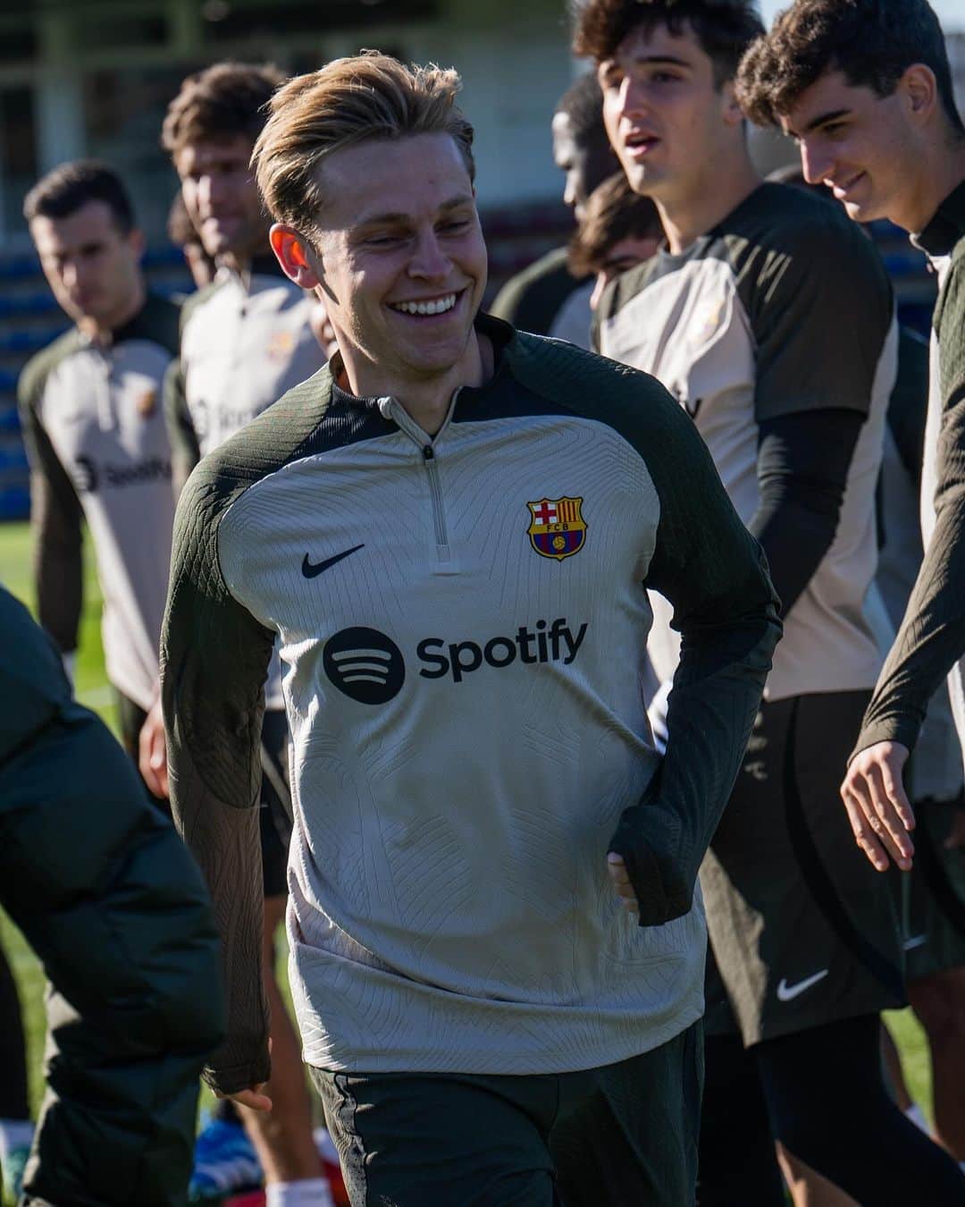FCバルセロナのインスタグラム：「Thursday vibes ✨🥰」