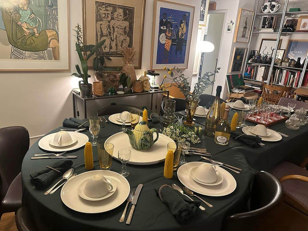 トームさんのインスタグラム写真 - (トームInstagram)「#THANKSGIVING table is set, the theme is #CORNucopia」11月24日 7時18分 - tomenyc