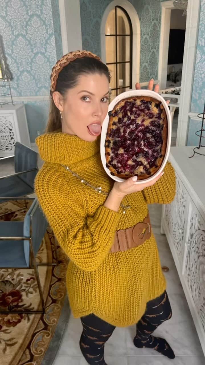 Amanda Cernyのインスタグラム：「The key to a Happy Thanksgiving is surrounding yourself with loving friends and family …that do  all the cooking. 😈」