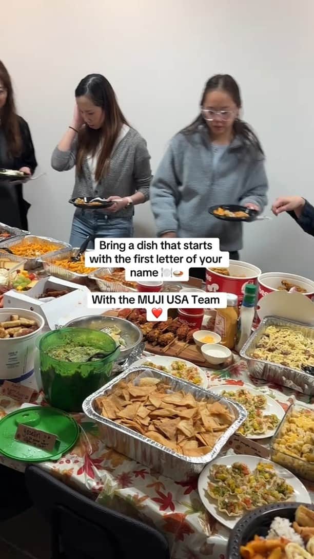 MUJI USAのインスタグラム：「Thanksgiving the MUJI way 🍗🍎  Happy Thanksgiving from your team here at MUJI USA!  #MUJI #MUJIUSA #Thanksgiving」