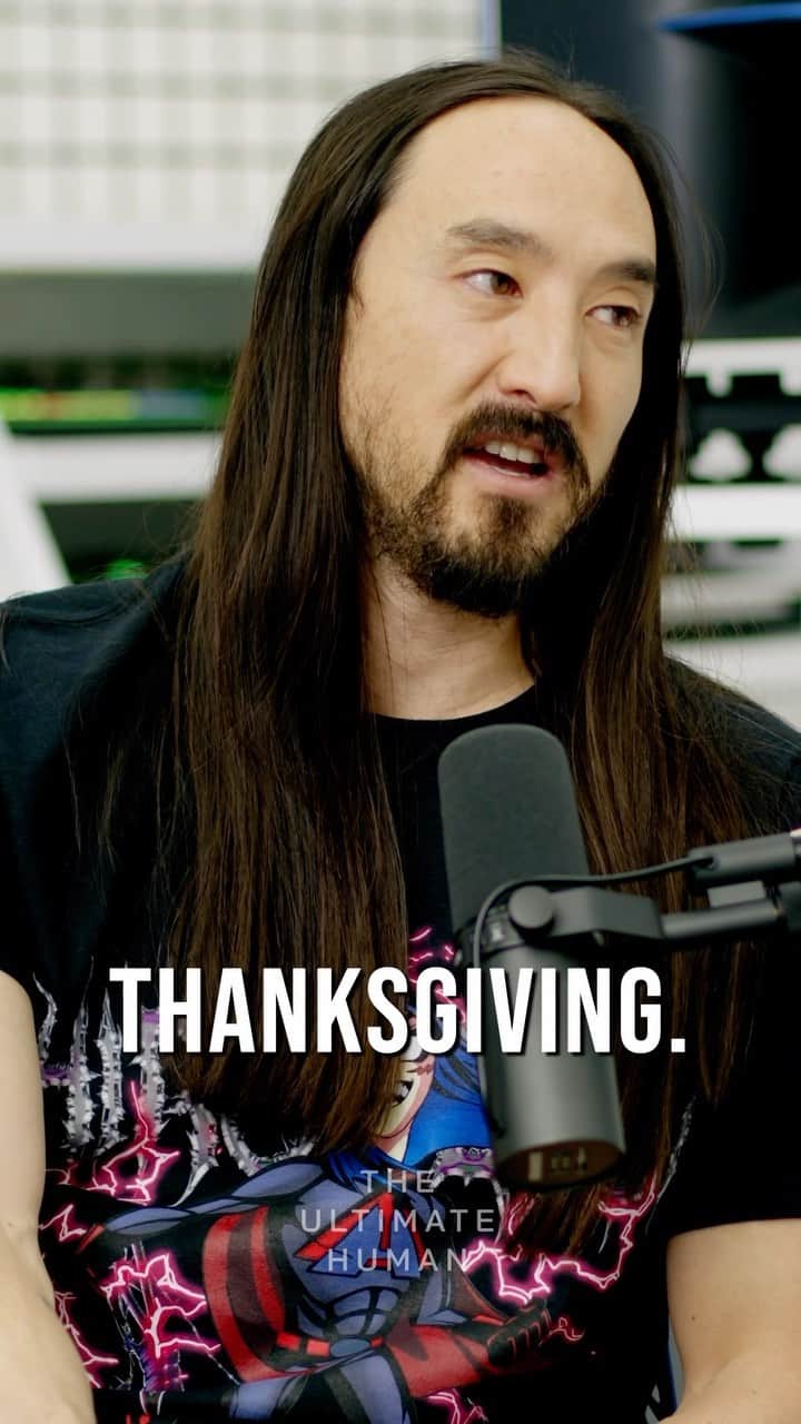 スティーヴ・アオキのインスタグラム：「Happy Thanksgiving! Did you get your cold plunge in today? Comment below if you did!   @steveaoki @ultimatehumanpod」