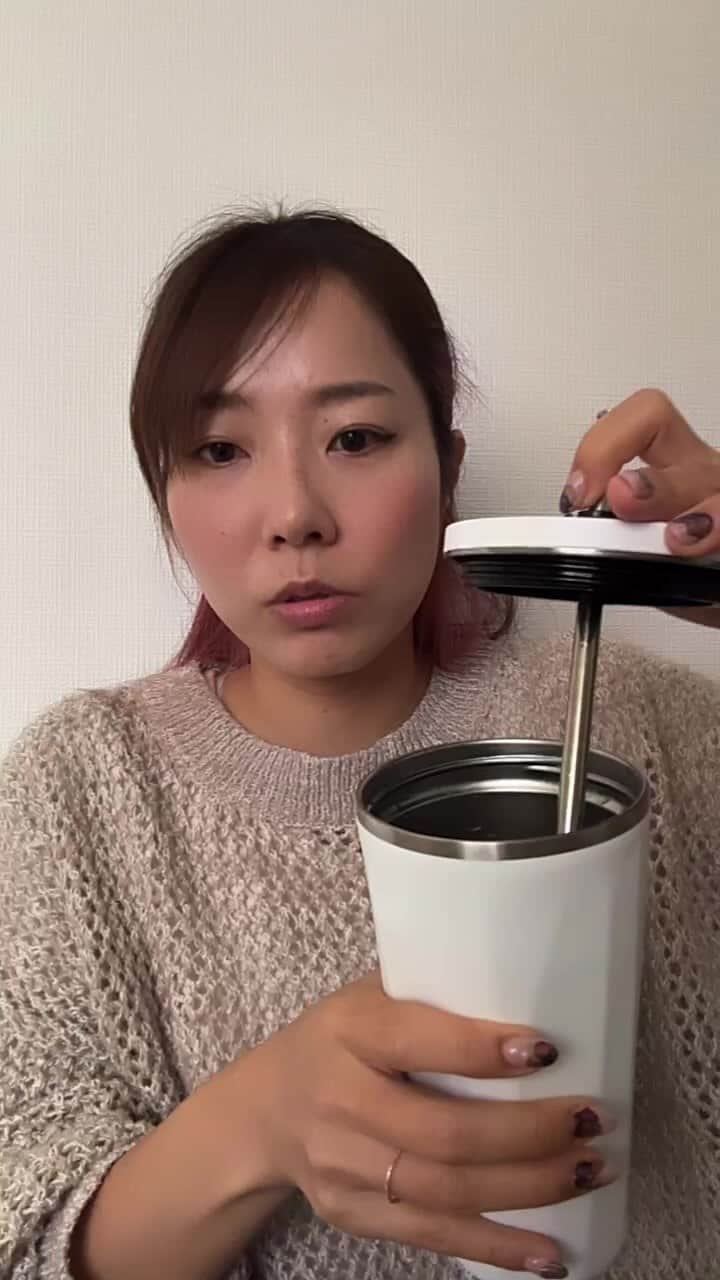 のインスタグラム：「質問多かった保温できるマグ。 本当によすぎて質問に熱弁させてもらいましたww ストーリーでも説明してるよ♥︎ あとマナラもみてね🤣👌」