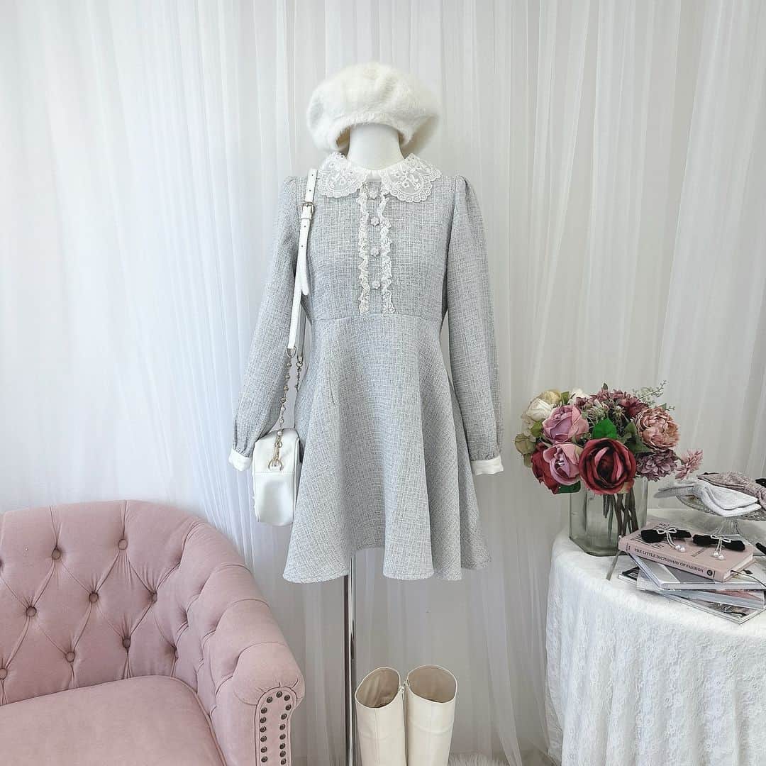 evelynのインスタグラム：「winter collection🐰︎♥︎ ㅤㅤㅤㅤㅤㅤㅤㅤㅤㅤㅤㅤㅤ #ツイード襟ビジューOP ¥9,800 ㅤㅤㅤㅤㅤㅤㅤㅤㅤㅤㅤㅤㅤ #evelyn #エブリン」